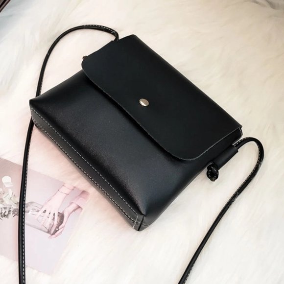 NWOT minimalist crossbody bag - Picture 1 of 3